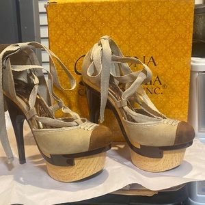 Mona Mia 6” heal lace up wooden platform heal